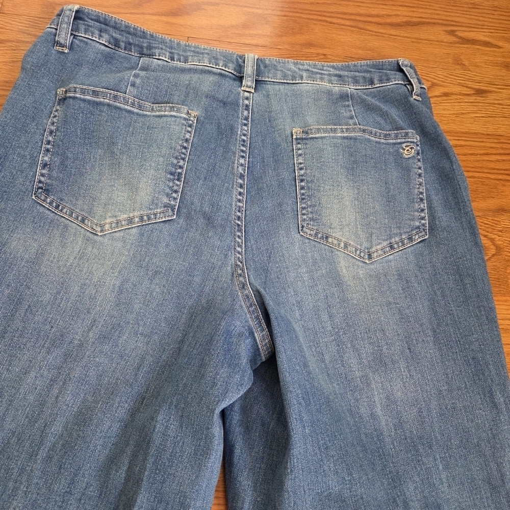 Susan Graver Straight Leg Jeans Cuffs Size 12 Woman's Light Wash Stretch 34x27 - Picture 11 of 16